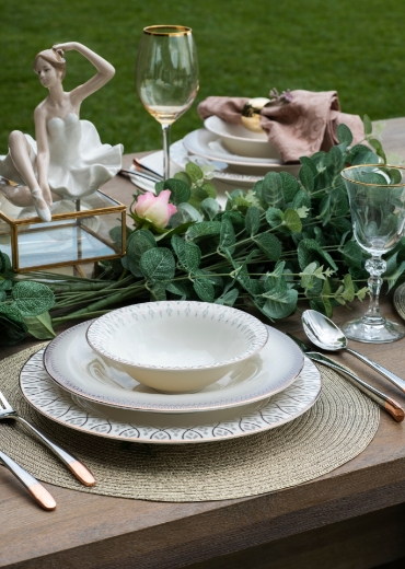 Picture of Elizabeth Dinner Set 60 pieces for 12 People             