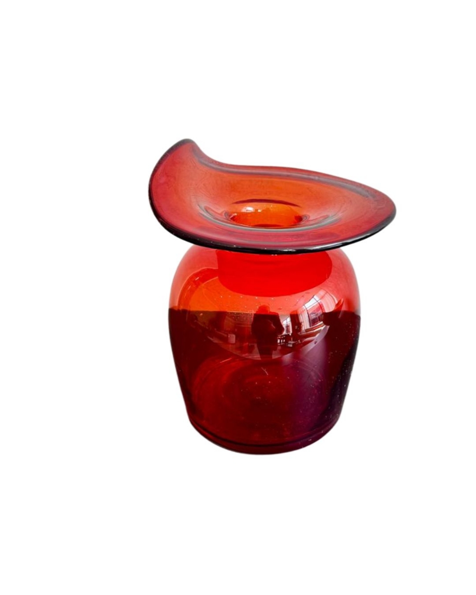 Picture of Guilia vase red